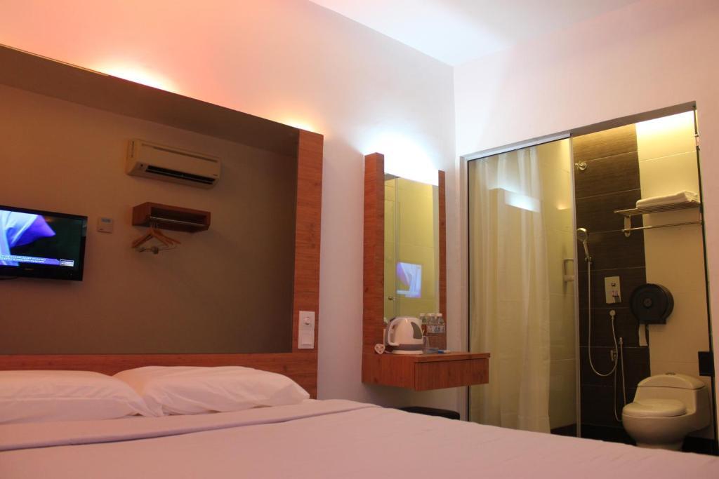 Dream Hotel Klang Room photo